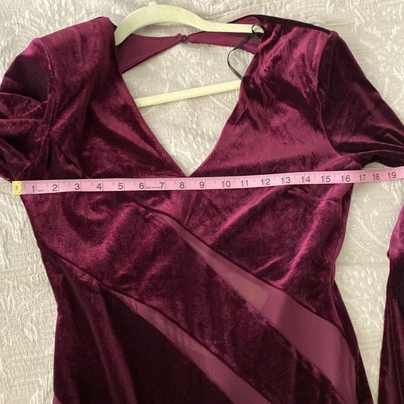 Fashion Nova beautiful plum gown SIZE MEDIUM, NWT - Picture 8 of 10
